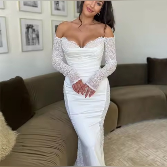 NEW $685 Time and Lace Elegant White Off-Shoulder Gown - Picture 6 of 7